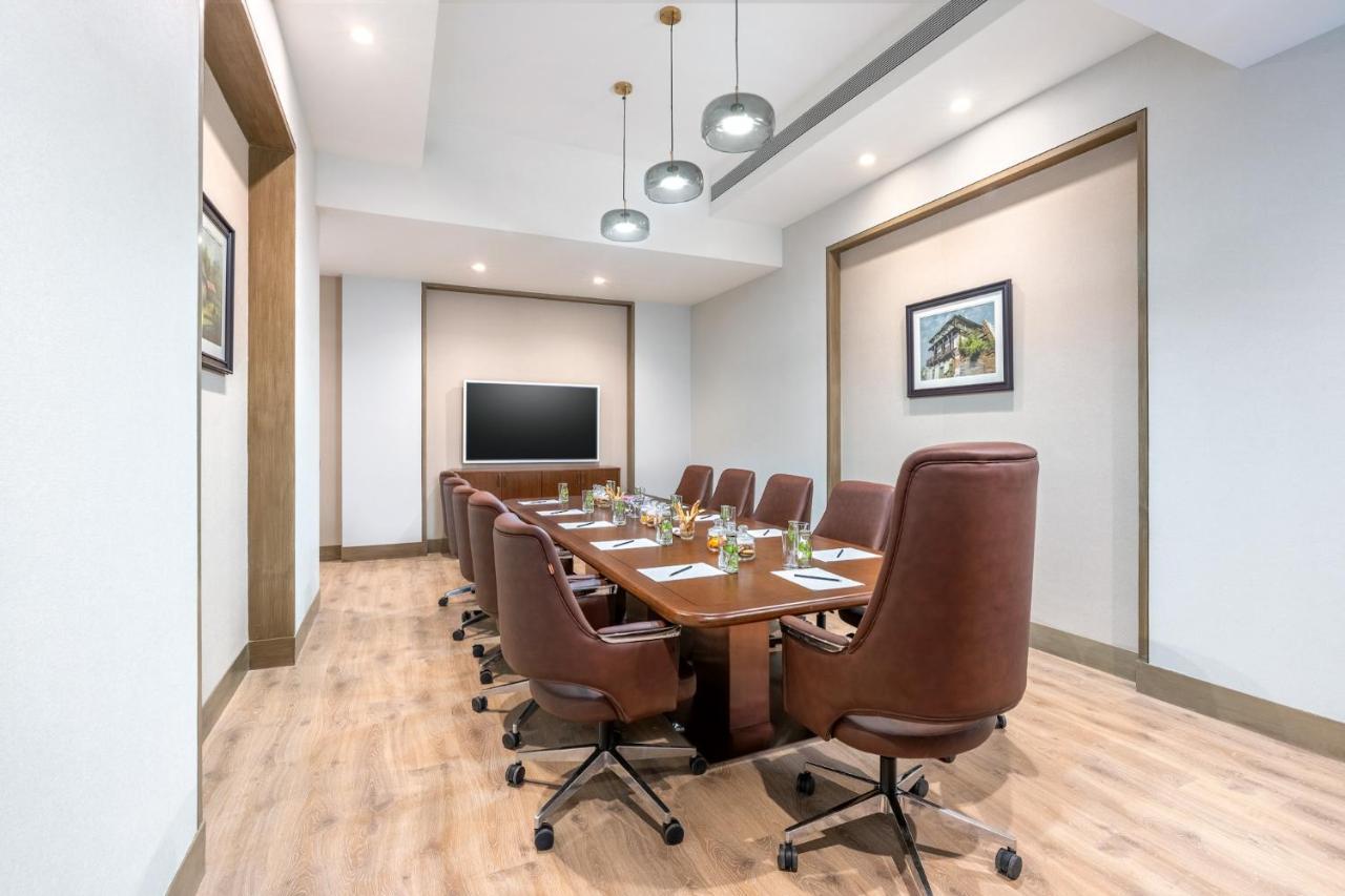 Vivanta Ahmedabad Sg Highway Ngoại thất bức ảnh