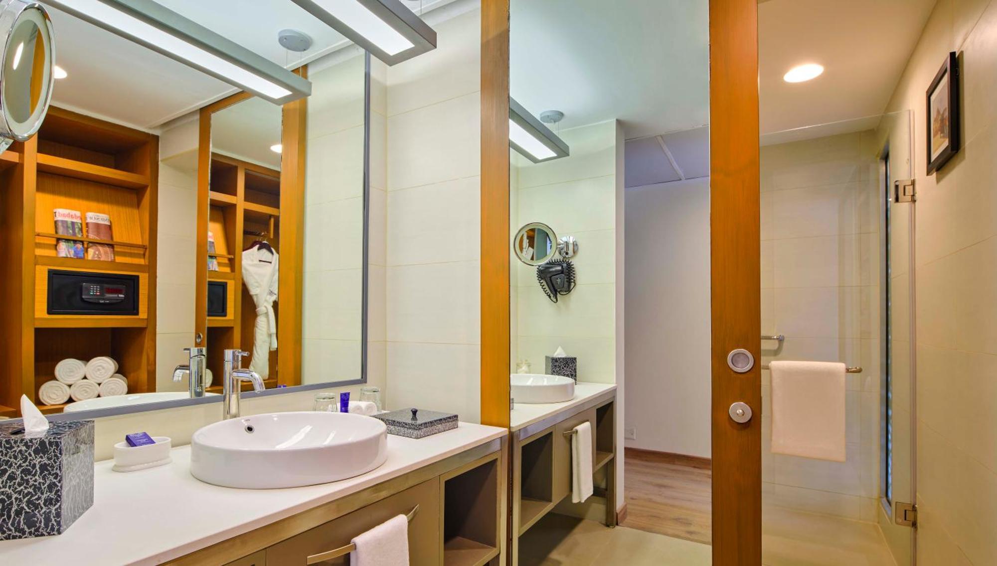 Vivanta Ahmedabad Sg Highway Ngoại thất bức ảnh