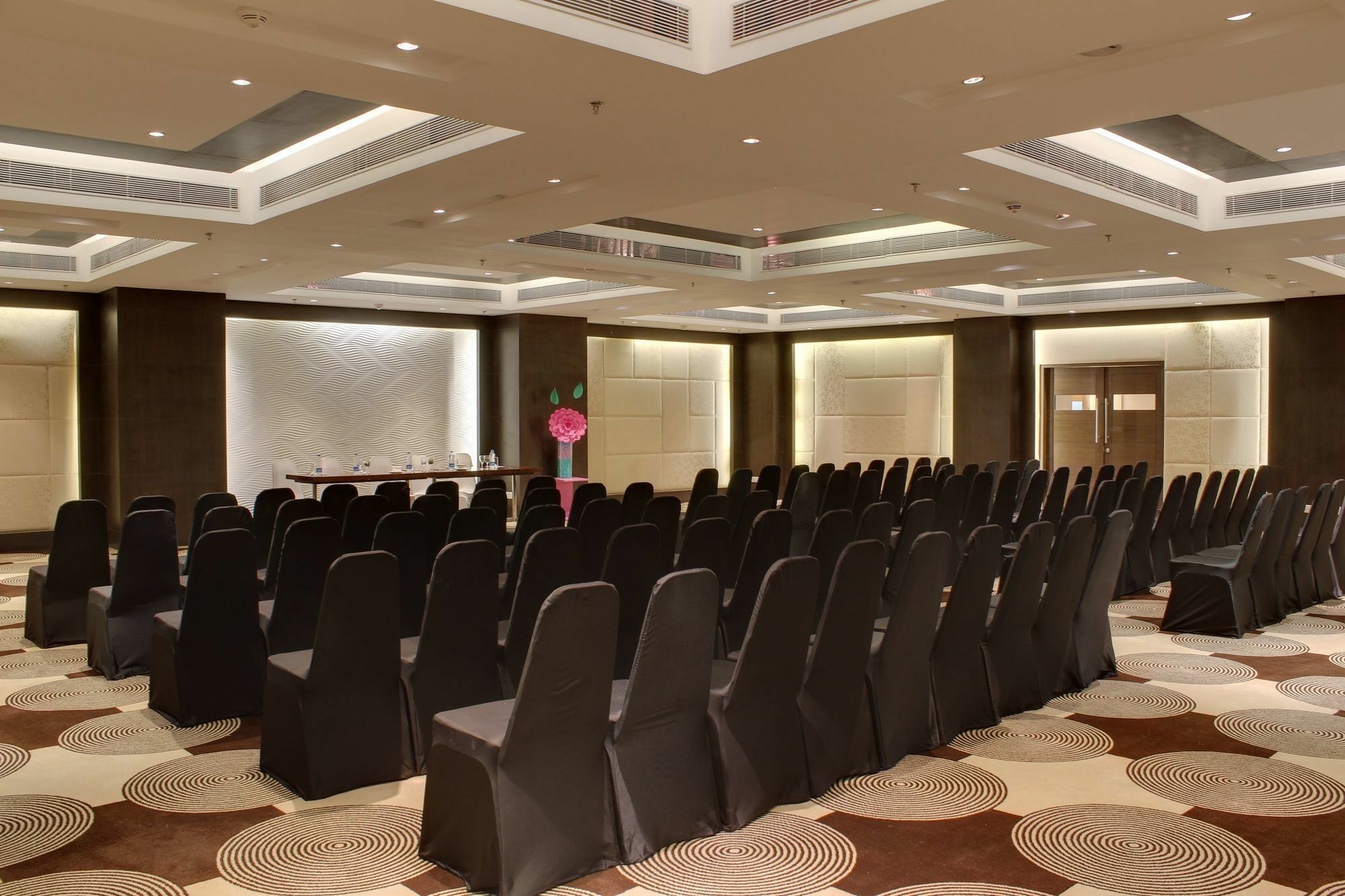 Vivanta Ahmedabad Sg Highway Ngoại thất bức ảnh